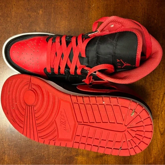 Nike Air Jordan 1 Mid Black/Fire red-white - Picture 4 of 7